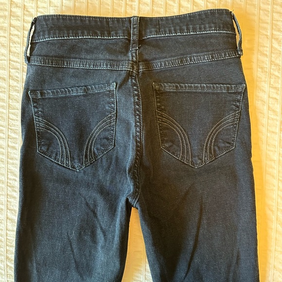 Hollister High Rise Jean Leggings Dark Wash - Picture 4 of 4